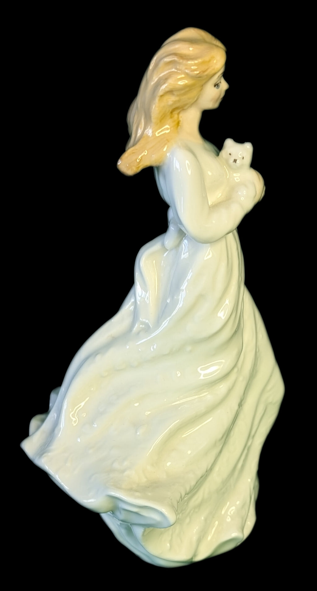 ROYAL DOULTON Fine Bone China Figurine - Loving You - HN 3389