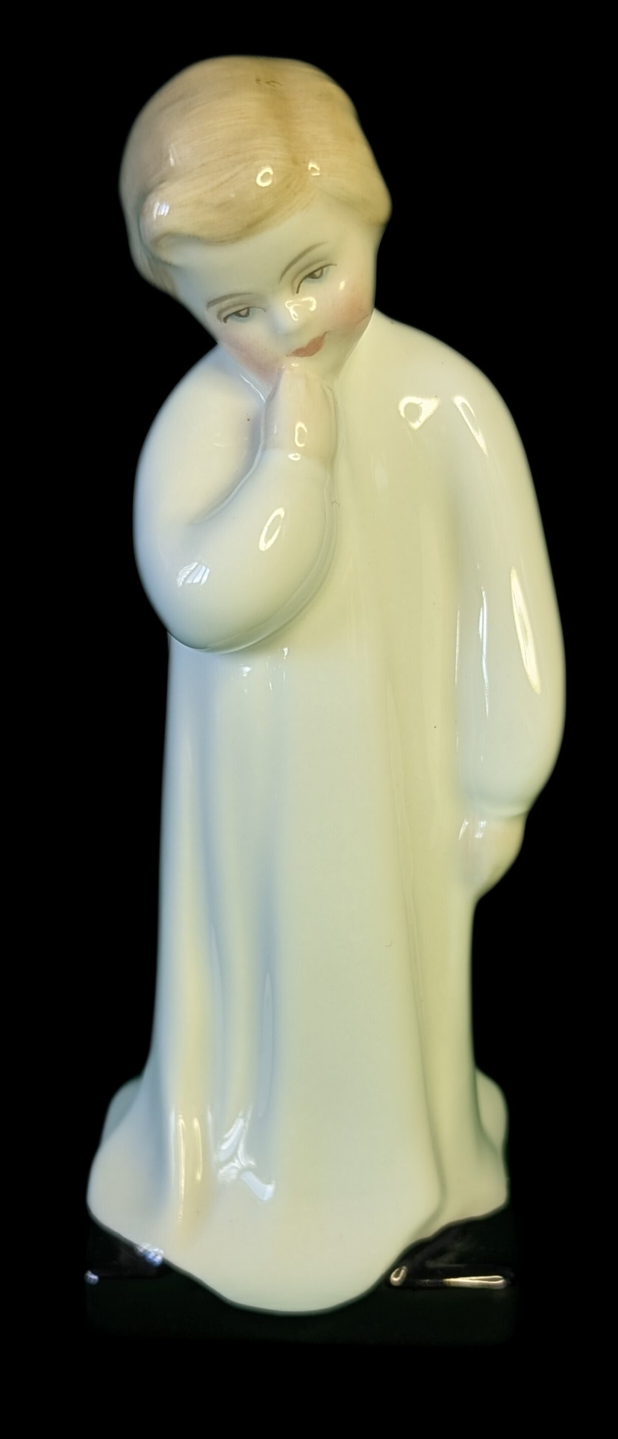 ROYAL DOULTON Fine Bone China Figurine - Darling - HN 1985