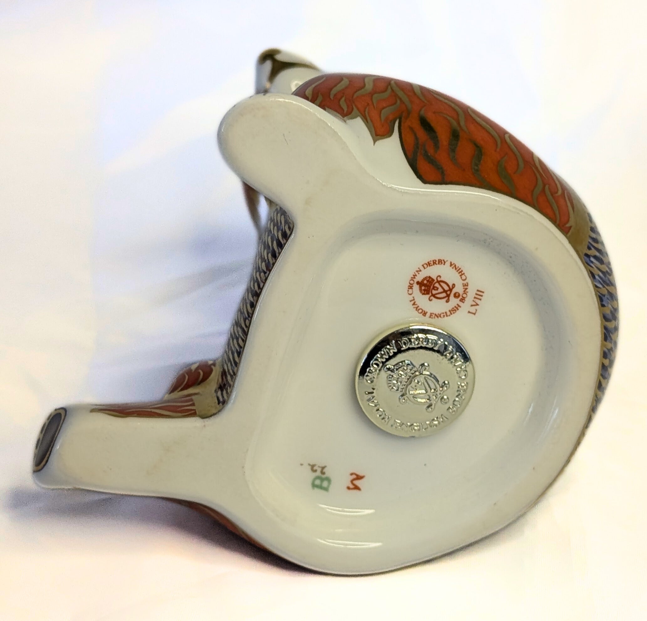 ROYAL CROWN DERBY Fine Bone China Paperweight Figurine - Honey Bear