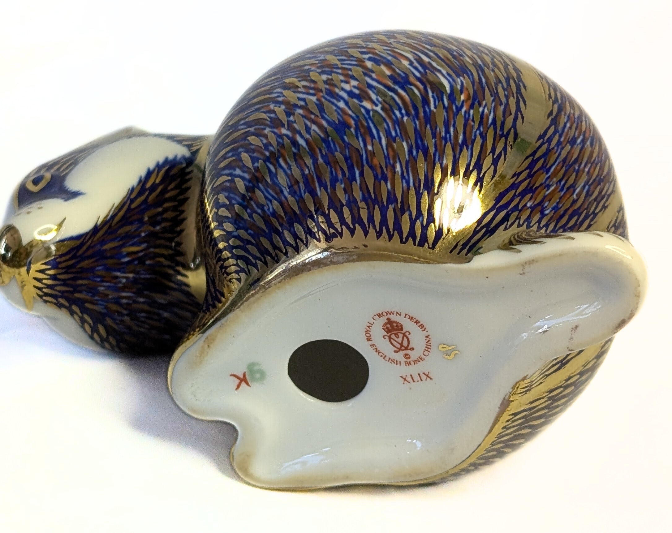 ROYAL CROWN DERBY Fine Bone China Paperweight Figurine - Badger