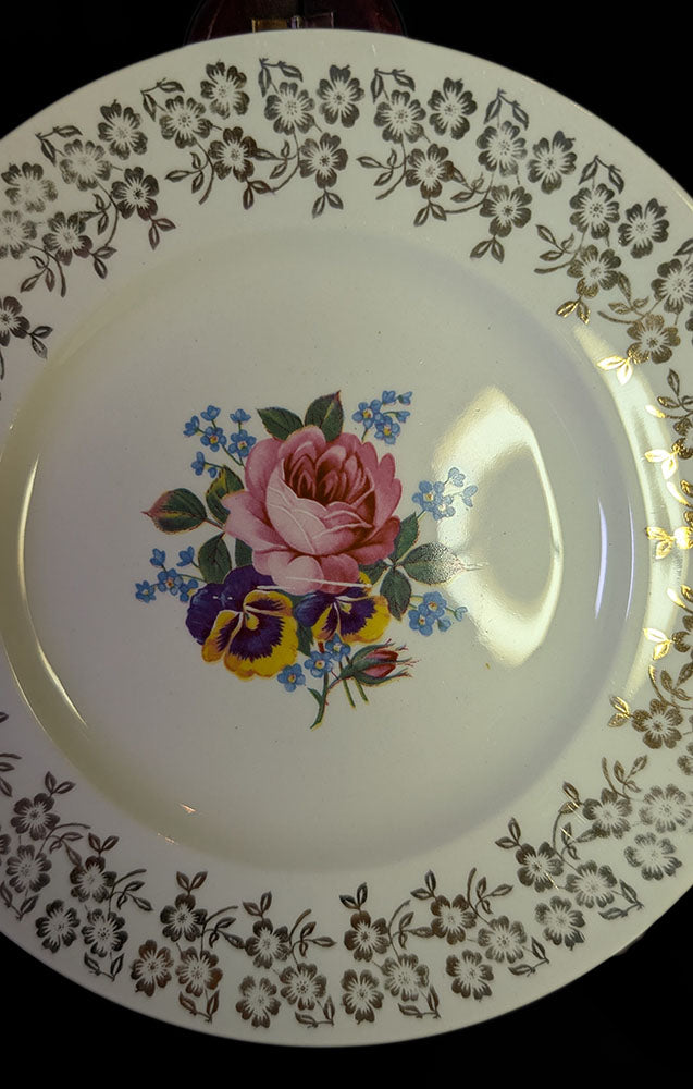 Empire Porcelain - Staffordshire - Golden Bouquet - 4 Pc Place Setting - 22 Kt