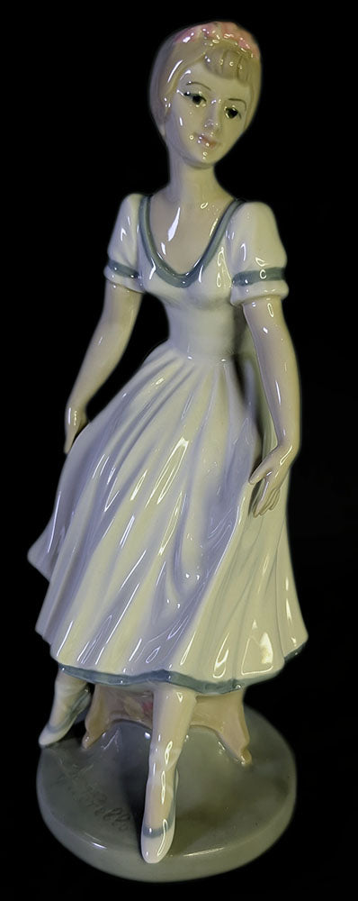 Rex Valencia D'Avila Porcelain Figurine - Limited Edition of 5000 - Young Girl
