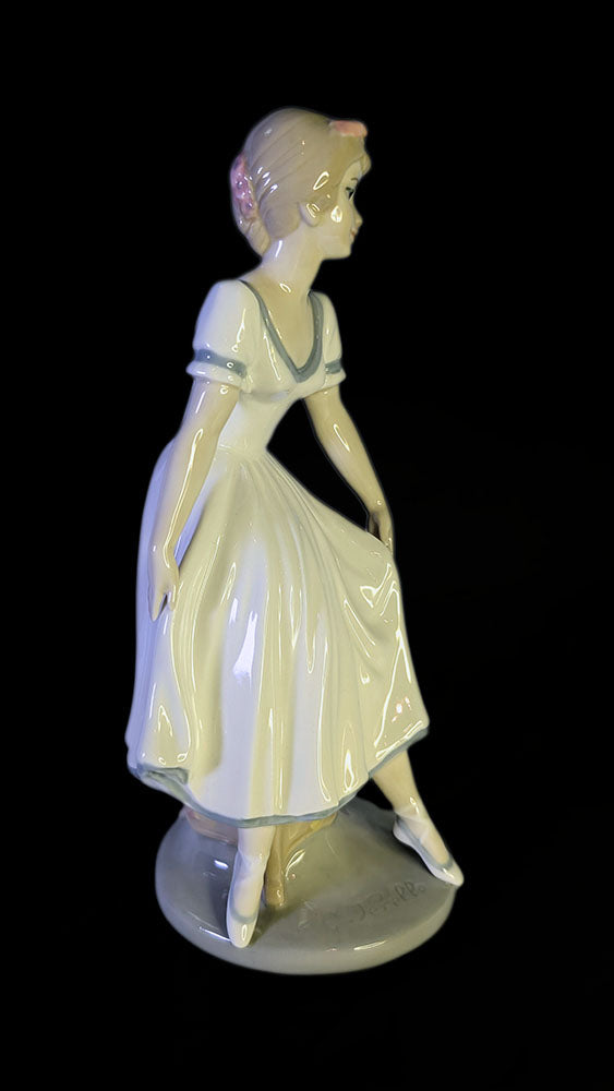 Rex Valencia D'Avila Porcelain Figurine - Limited Edition of 5000 - Young Girl