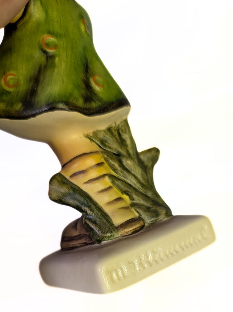 M.J. Hummel / Goebel Figurine - Spring Cheer - 1960's