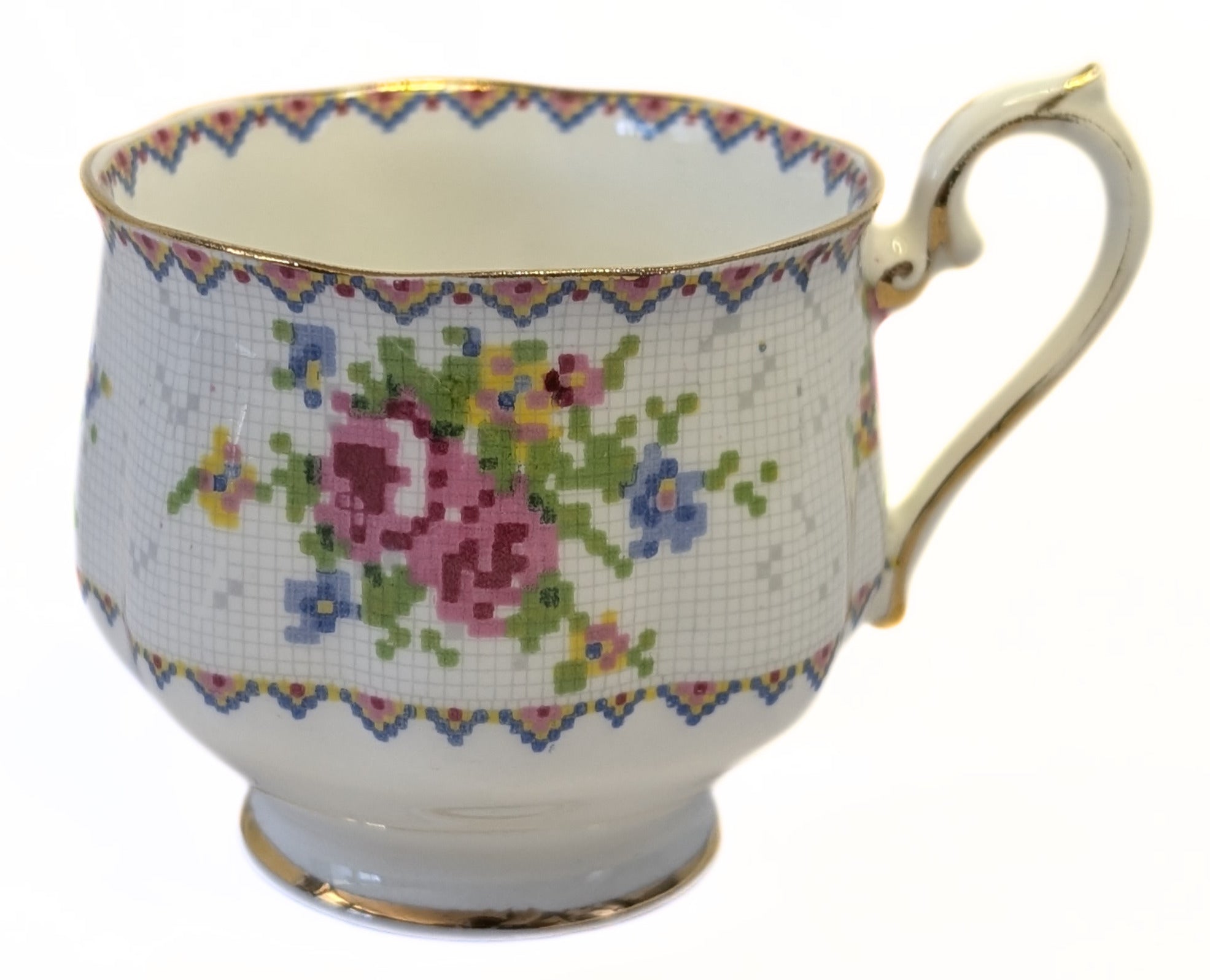 ROYAL ALBERT Fine Bone China Tea Cup - Petit Point Chinz