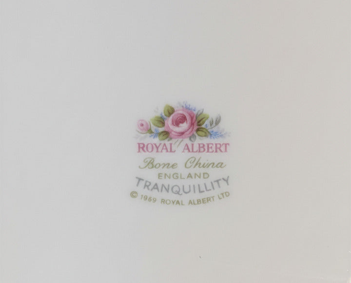 ROYAL ALBERT Fine Bone China - Tranquillity Pattern - 13" Oval Serving Tray