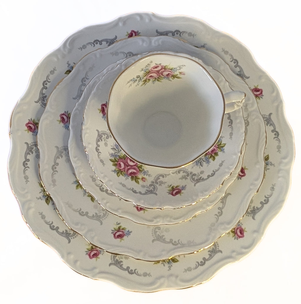 ROYAL ALBERT Fine Bone China - Tranquillity Pattern - 5 Pc. Dinner Set