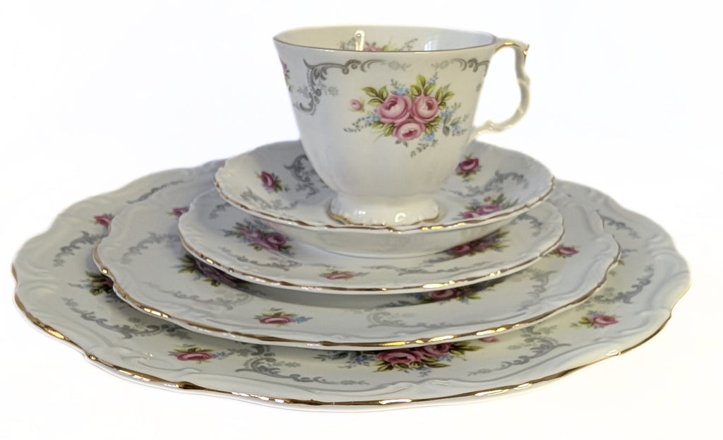 ROYAL ALBERT Fine Bone China - Tranquillity Pattern - 5 Pc. Dinner Set
