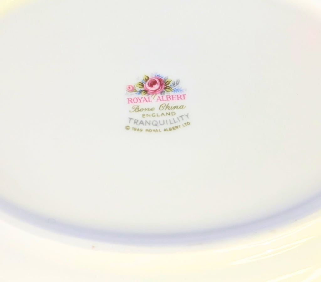 ROYAL ALBERT Fine Bone China - Tranquillity Pattern - Rimmed Soup Bowl