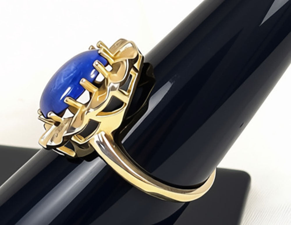 14Kt Yellow Gold Lapis Lazuli Solitaire Ring - Size 8.75