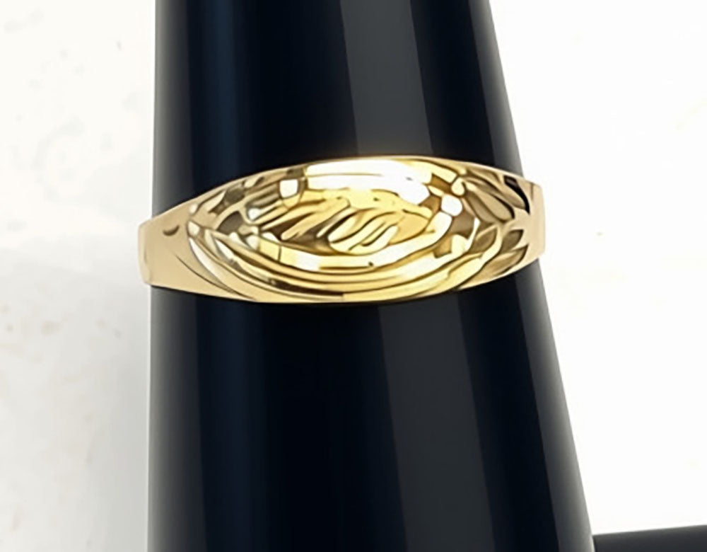 10 Kt Yellow Gold Diamond Cut Design Ring - Size 7 3/4