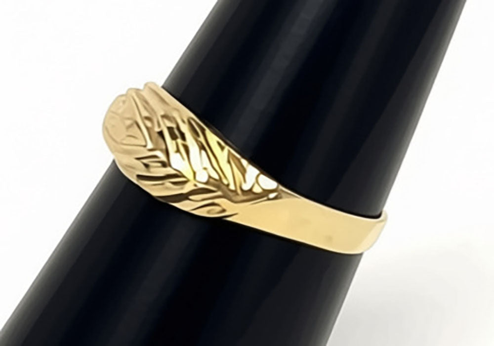 10 Kt Yellow Gold Diamond Cut Design Ring - Size 7 3/4