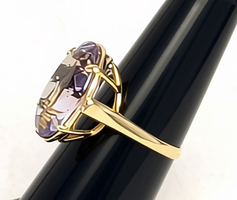 10 Kt Yellow Gold Oval Rose de France Amethyst Solitaire Ring - Size 7.75