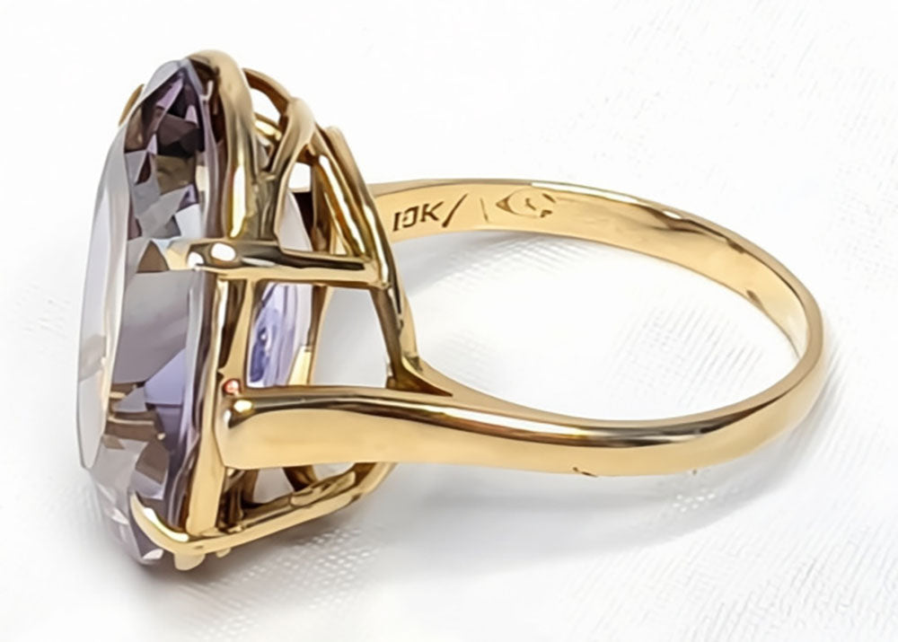 10 Kt Yellow Gold Oval Rose de France Amethyst Solitaire Ring - Size 7.75