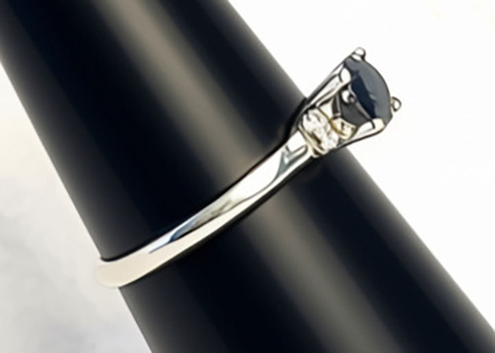 14Kt White Gold Sapphire & Diamond Ring - Size 7.25