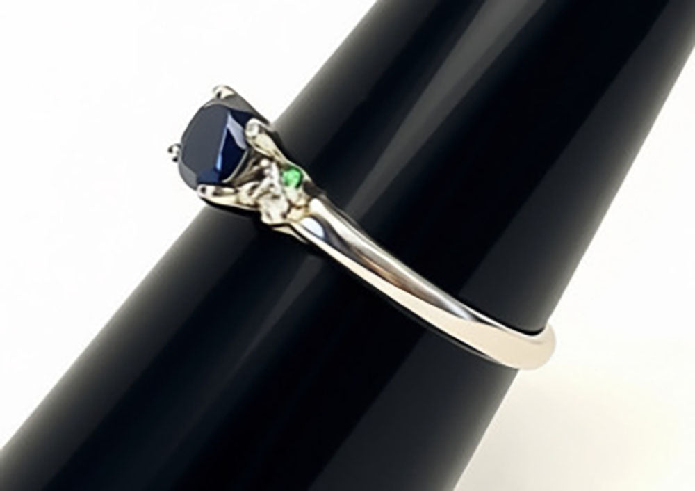 14Kt White Gold Sapphire & Diamond Ring - Size 7.25