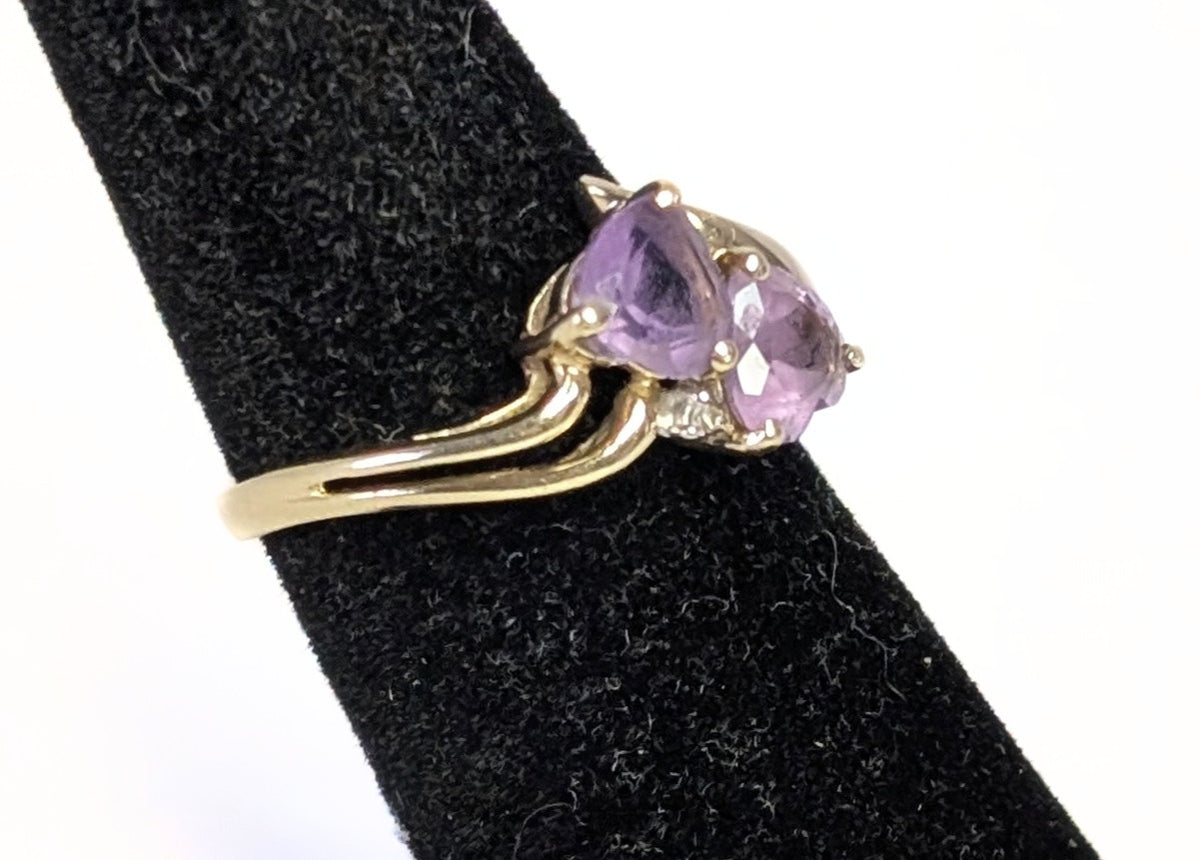 10 Kt Yellow Gold Amethyst Heart Ring - Size 6.25