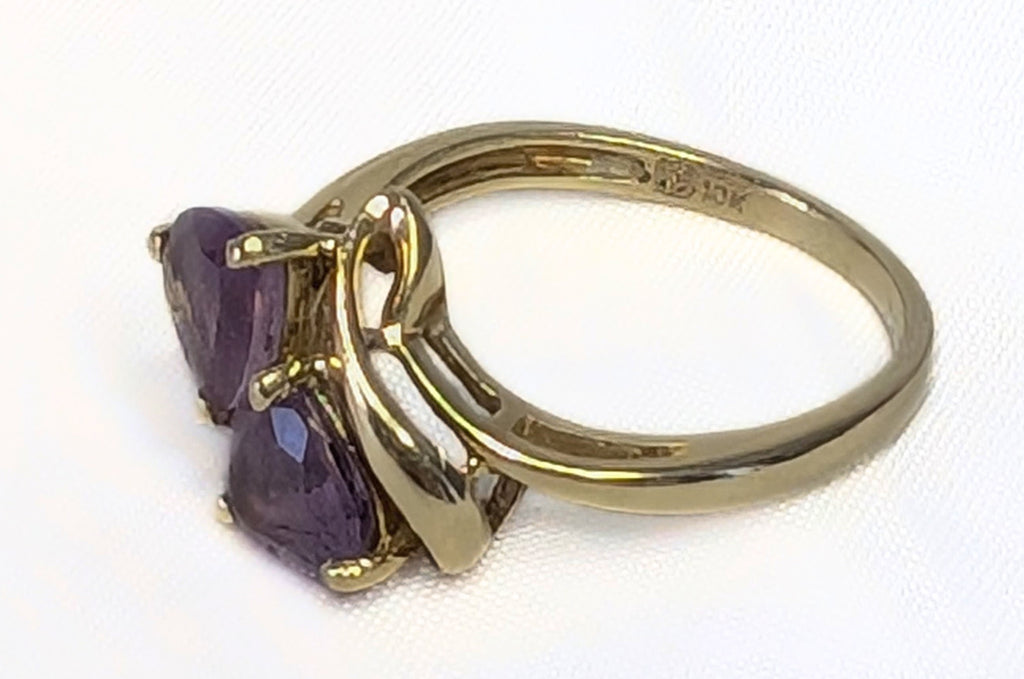 10 Kt Yellow Gold Amethyst Heart Ring - Size 6.25