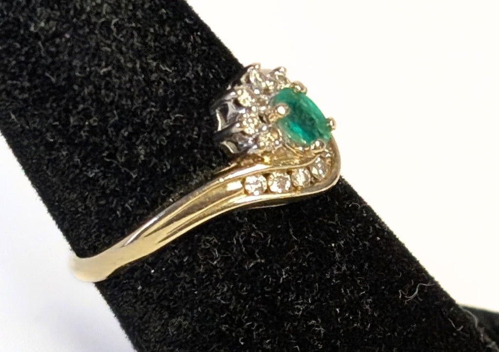 10 Kt Yellow Gold Emerald & Diamond Ring - Size 7