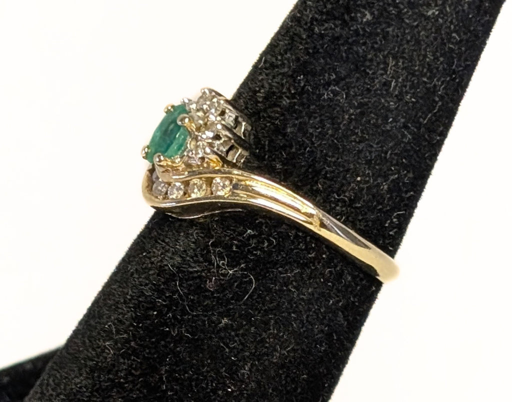 10 Kt Yellow Gold Emerald & Diamond Ring - Size 7