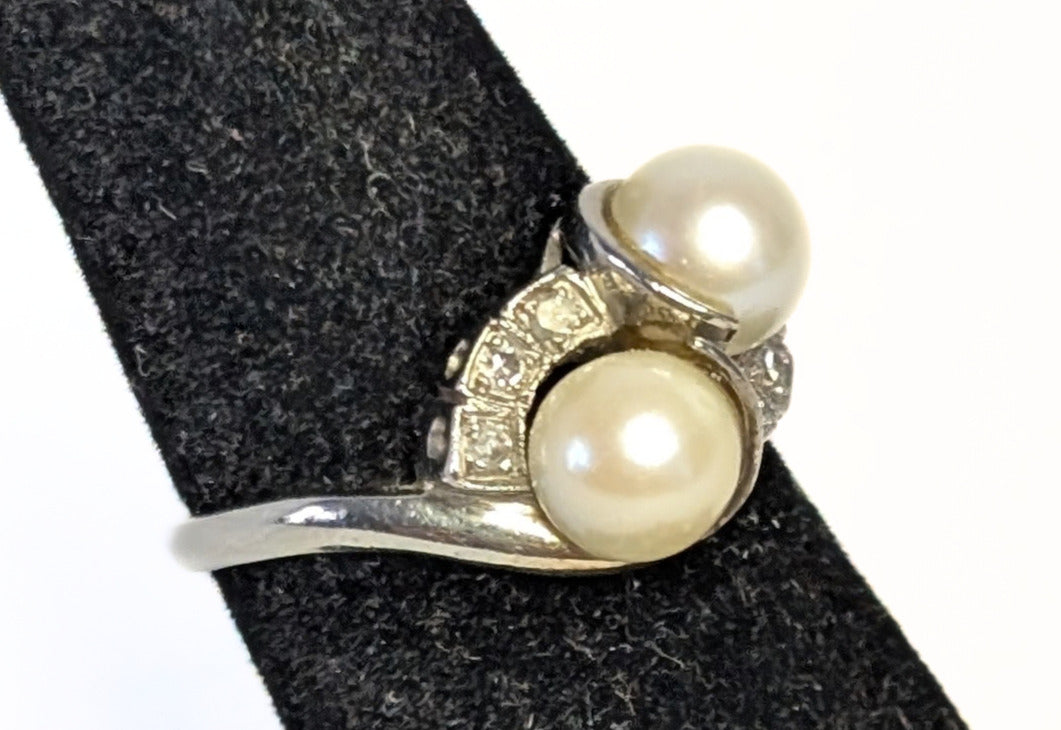 14 Kt White Gold Cultured Pearl & Diamond Ring - Size 6