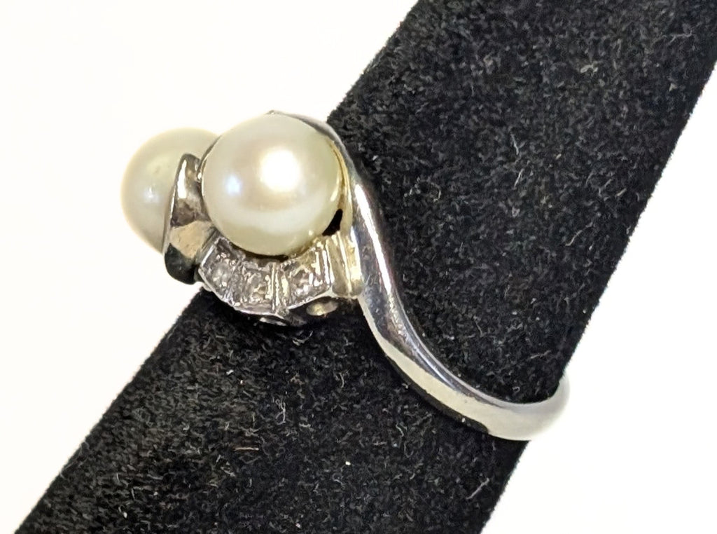 14 Kt White Gold Cultured Pearl & Diamond Ring - Size 6