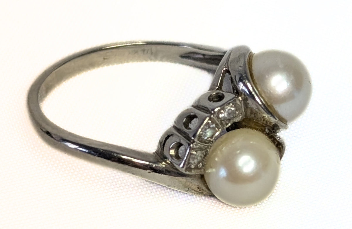14 Kt White Gold Cultured Pearl & Diamond Ring - Size 6