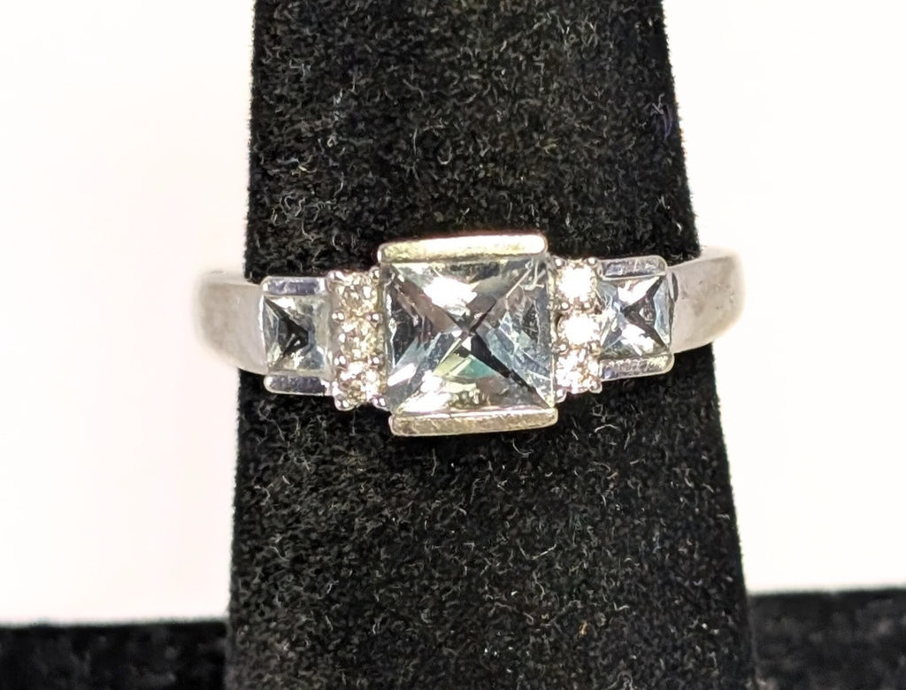 14 Kt White Gold Aquamarine &amp; Diamond Ring - Size 7
