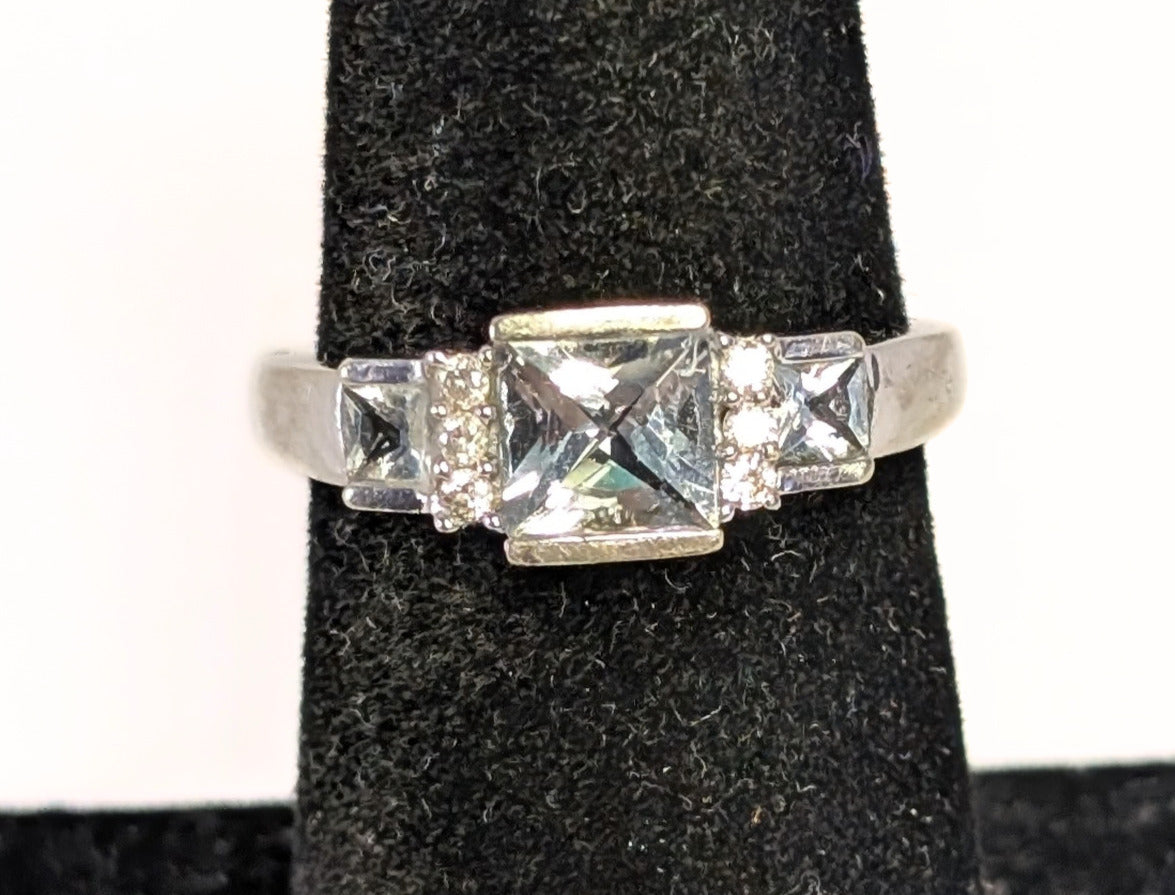 14 Kt White Gold Aquamarine &amp; Diamond Ring - Size 7