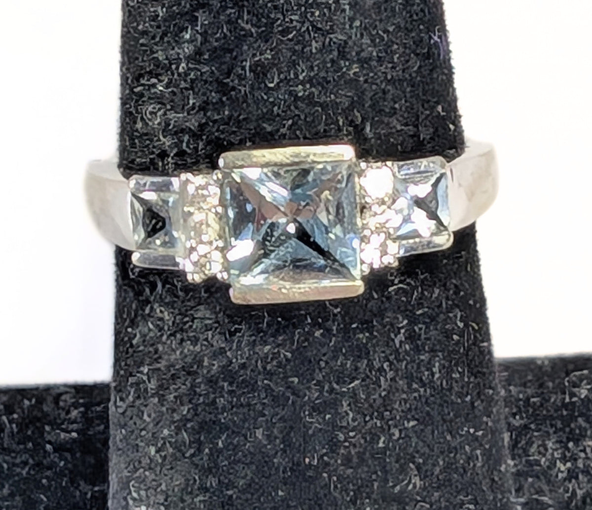 14 Kt White Gold Aquamarine &amp; Diamond Ring - Size 7