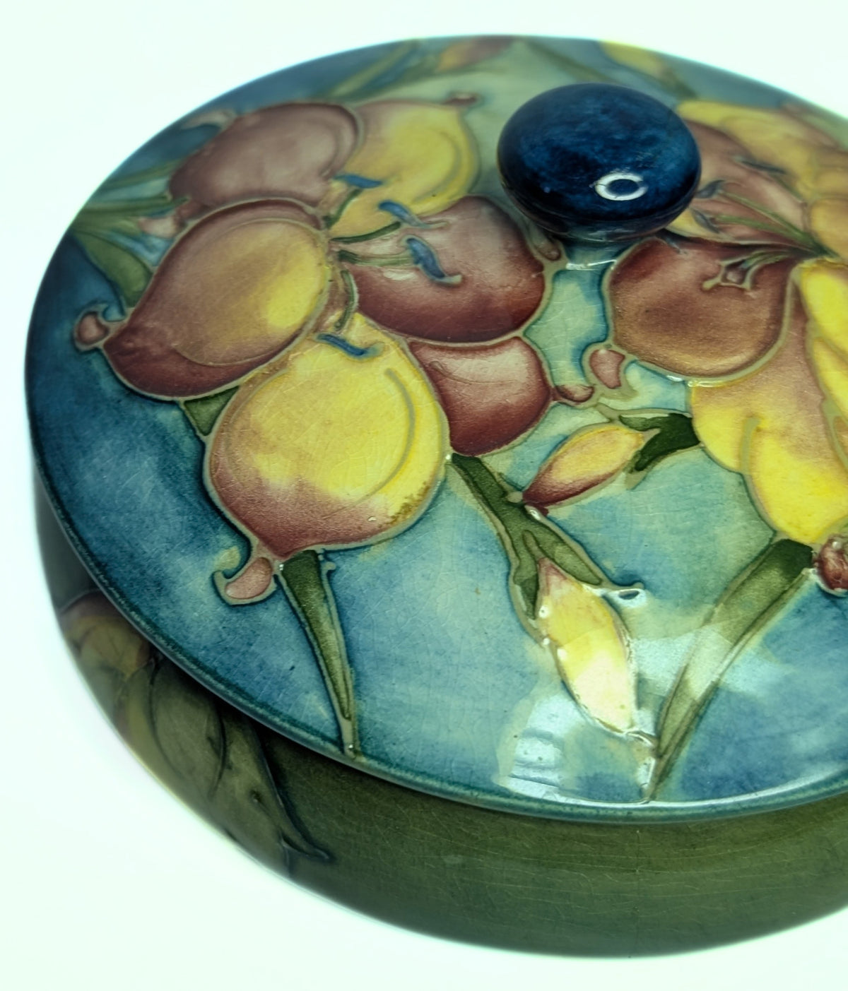 MOORCROFT Lidded Pottery Powder Bowl / Trinket Box - African Lily Pattern