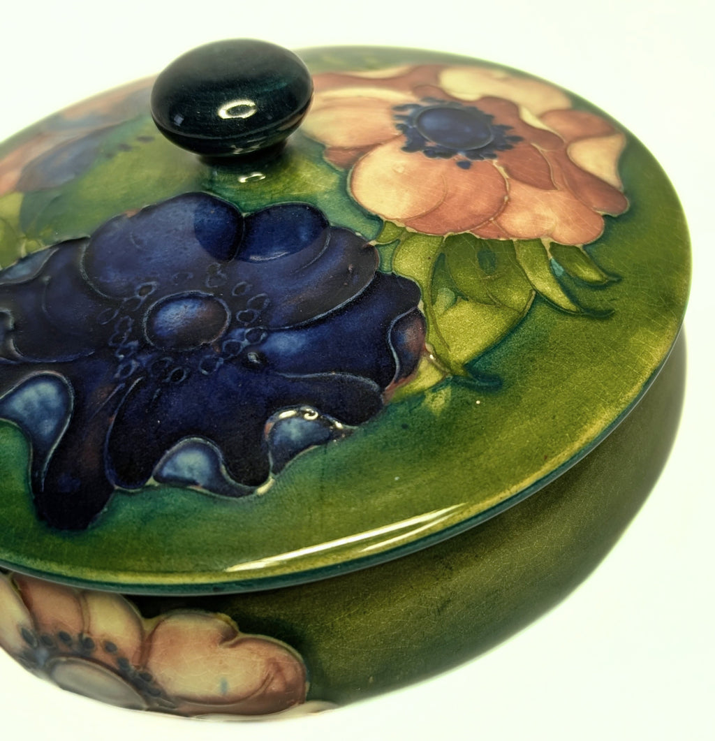 MOORCROFT Lidded Pottery Powder/ Trinket Box - Anemone Pattern - Queen Mary Seal