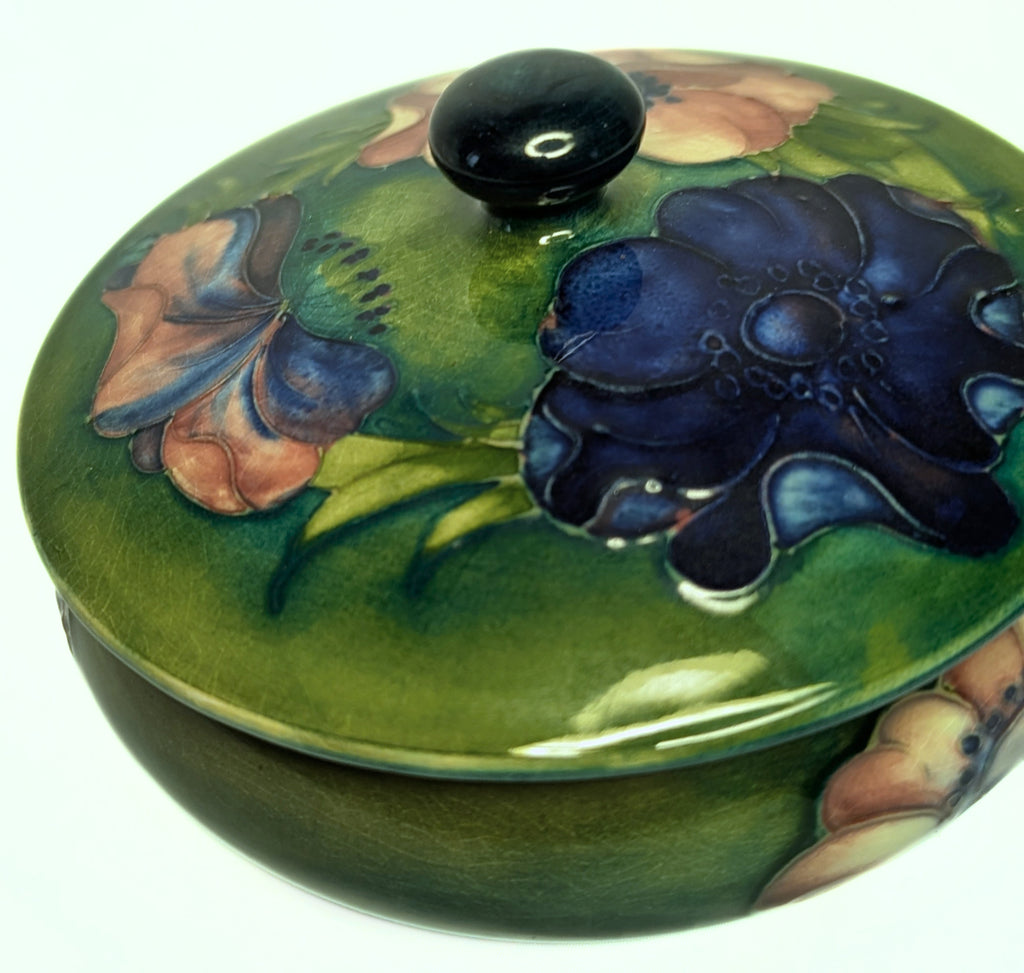 MOORCROFT Lidded Pottery Powder/ Trinket Box - Anemone Pattern - Queen Mary Seal