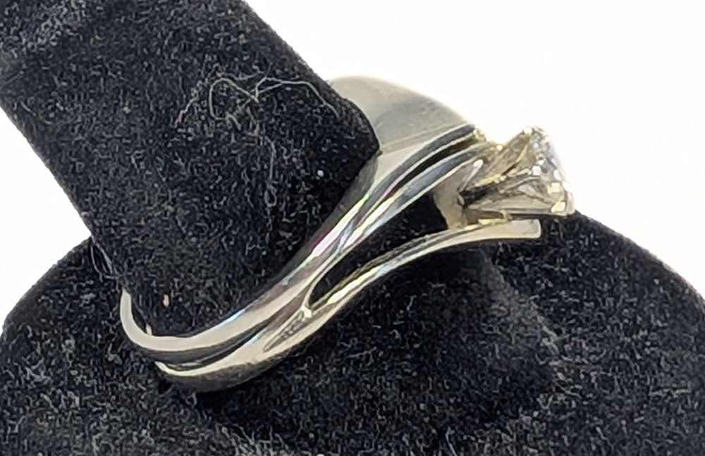 18 Kt White Gold Diamond Solitaire Engagement Ring & Band Set - Size 5.25