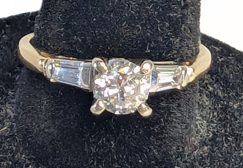 14Kt YG 0.90 ctw Diamond Engagement / Wedding Set - Size 5.5 - Appraised