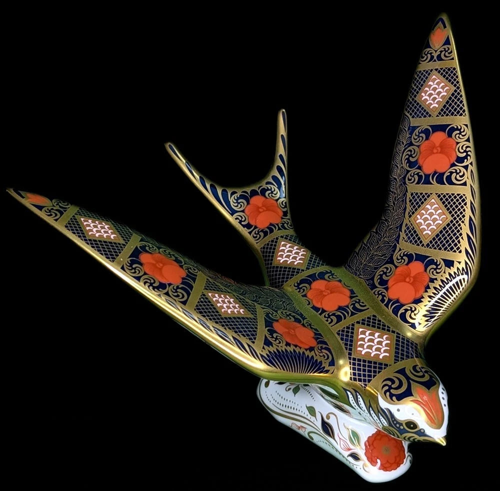 ROYAL CROWN DERBY - Fine Bone China Swallow Figurine - Old Imari - Gold Seal