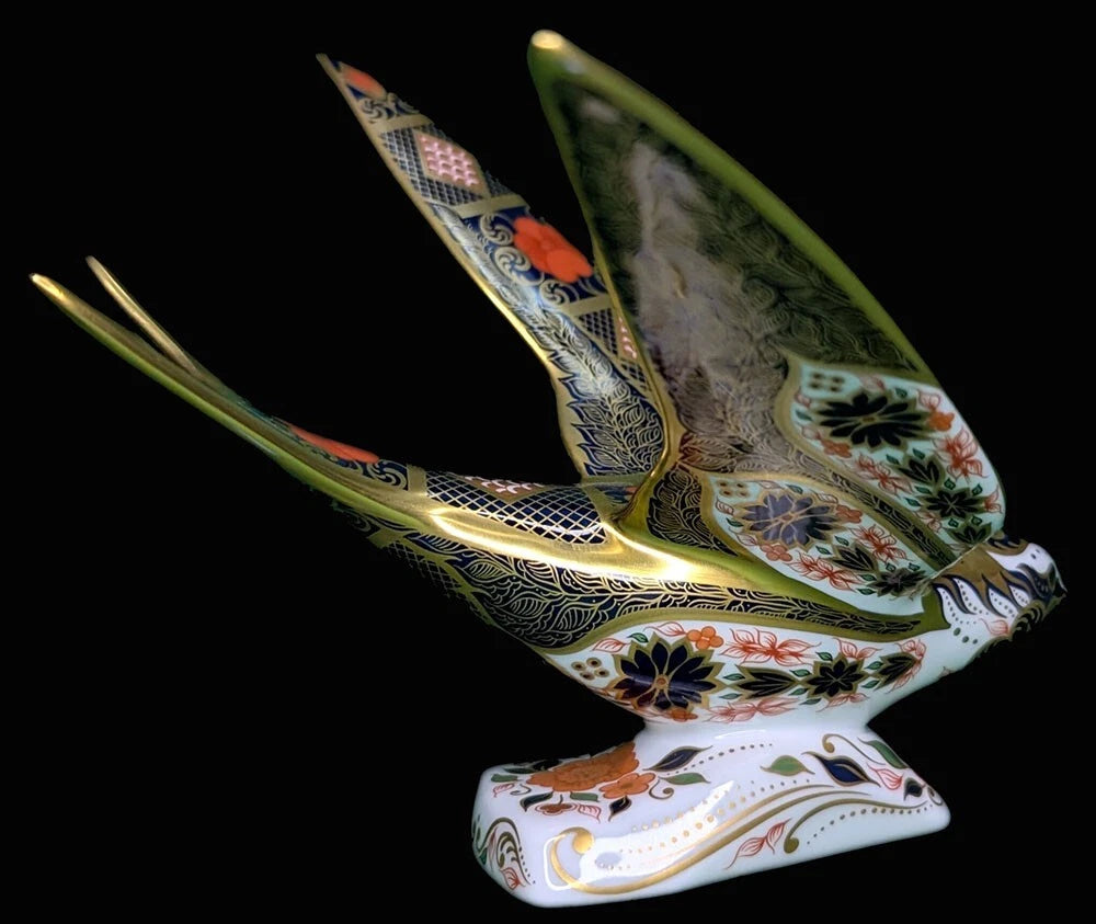 ROYAL CROWN DERBY - Fine Bone China Swallow Figurine - Old Imari - Gold Seal