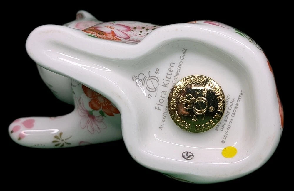 ROYAL CROWN DERBY Fine Bone China Flora Kitten Cat Figurine - Gold Seal