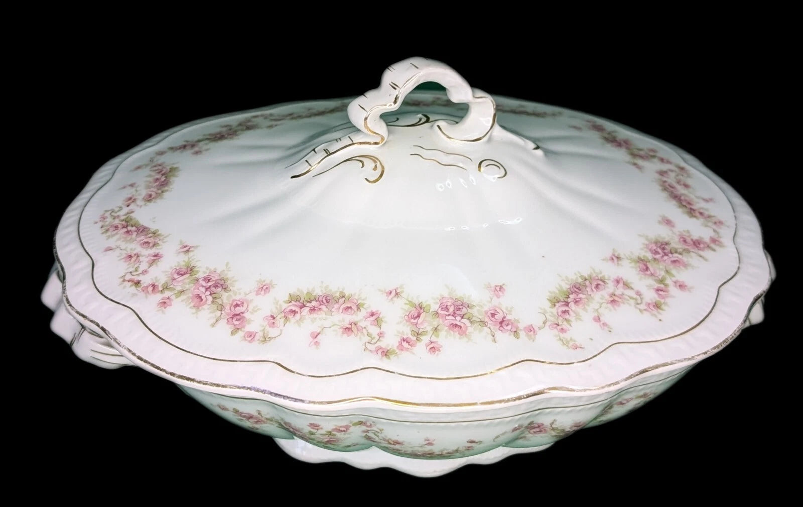 Oval Covered Vegetable Bowl - Z S & Co (Scherzer) - Scalloped, Roses - Bavaria