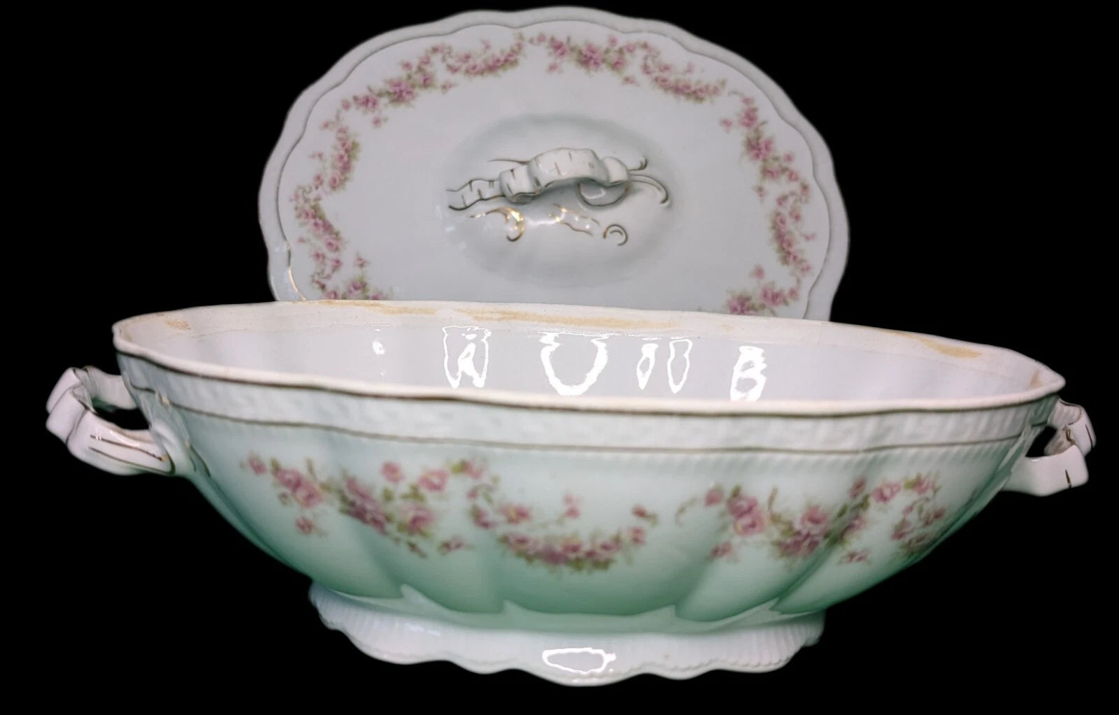 Oval Covered Vegetable Bowl - Z S & Co (Scherzer) - Scalloped, Roses - Bavaria