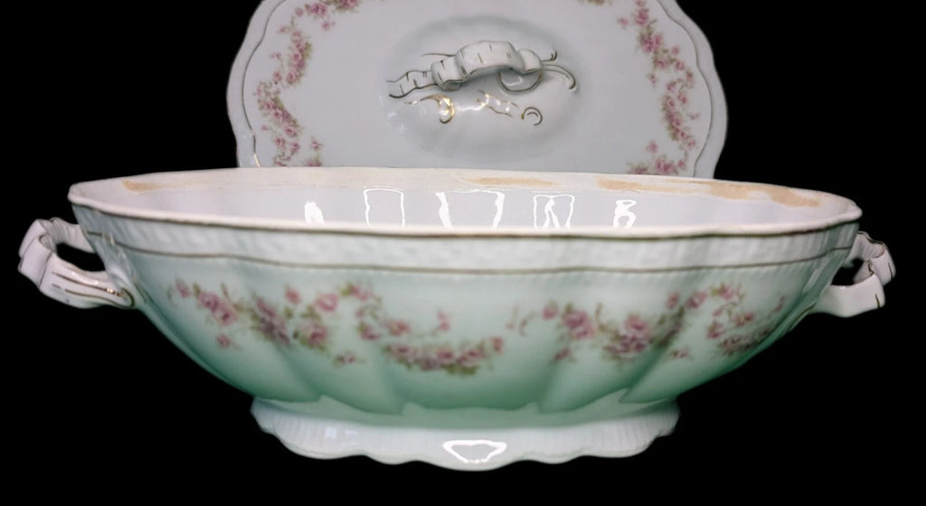 Oval Covered Vegetable Bowl - Z S & Co (Scherzer) - Scalloped, Roses - Bavaria