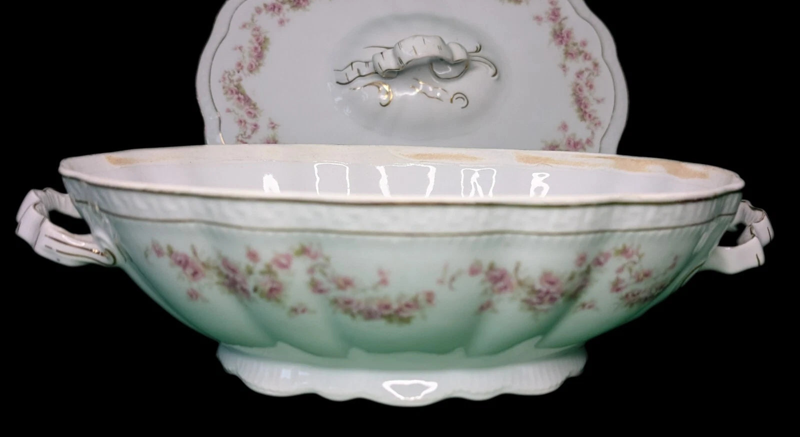 Oval Covered Vegetable Bowl - Z S & Co (Scherzer) - Scalloped, Roses - Bavaria