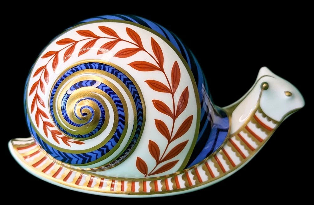 ROYAL CROWN DERBY Bone China Figurine / Paperweight - Snail with Stopper