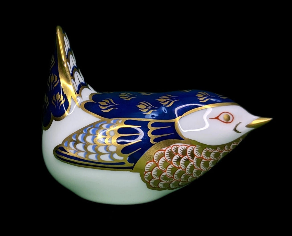 ROYAL CROWN DERBY Fine Bone China Cobalt Wren Bird Figurine - Gold Seal